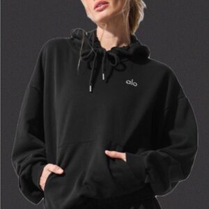 ALO Yoga- NWT Women's accolade Hoodie